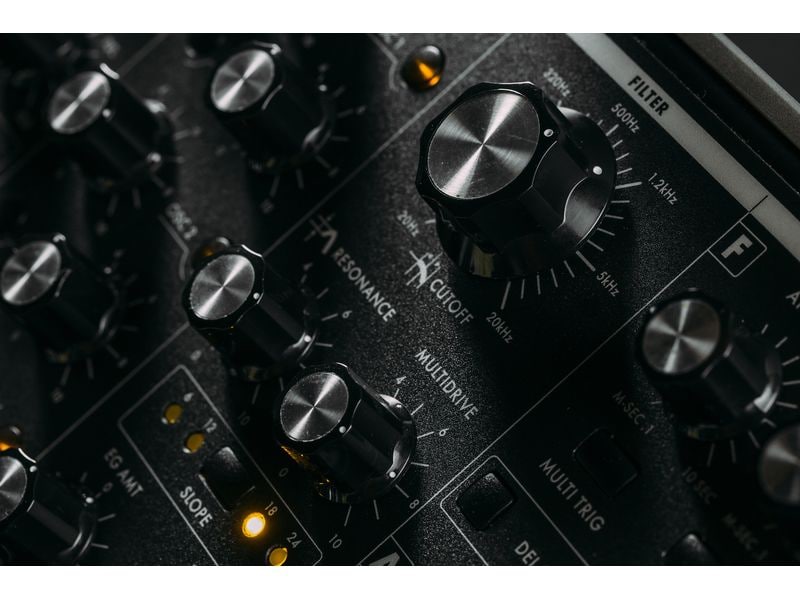 Moog Synthesizer Subsequent 37 Paraphonischer analoger Synthesizer
