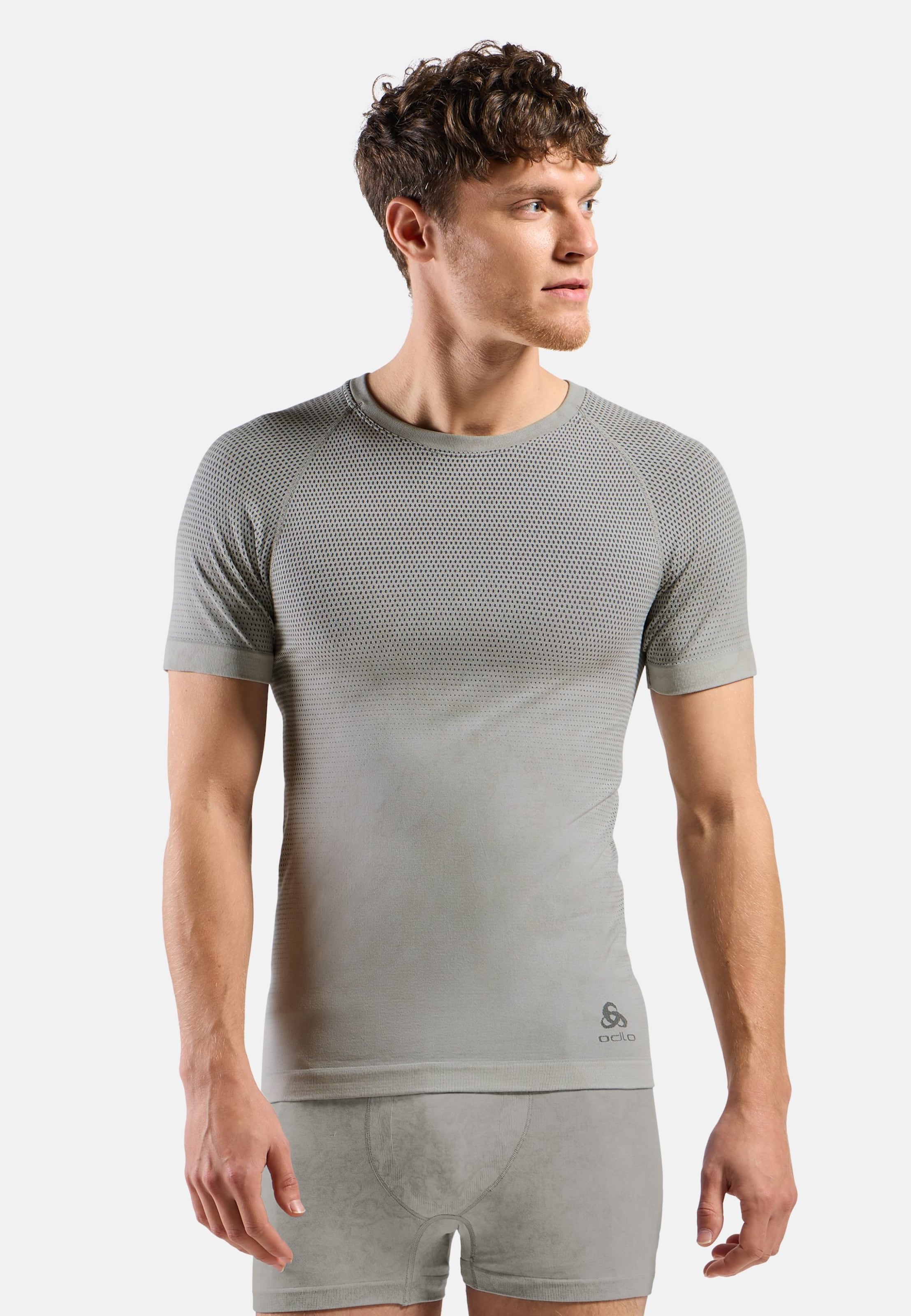 Kurzärmeliger Performance Light Base Layer mit Rain-Dye-Effekt in vetiver