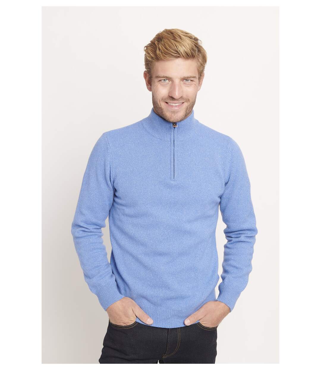Pull col zippé bien chaud