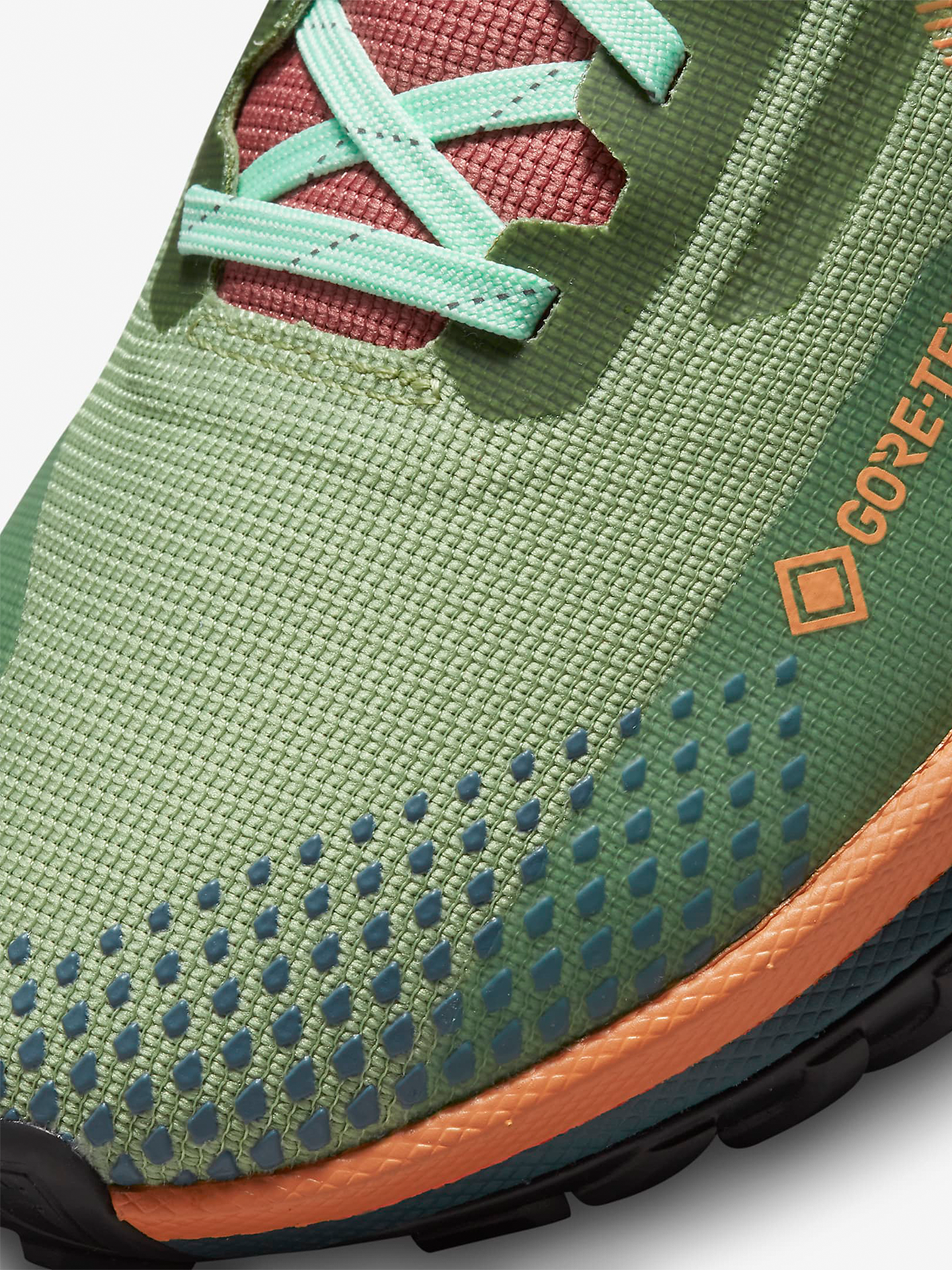 React Pegasus Trail 4 GTX