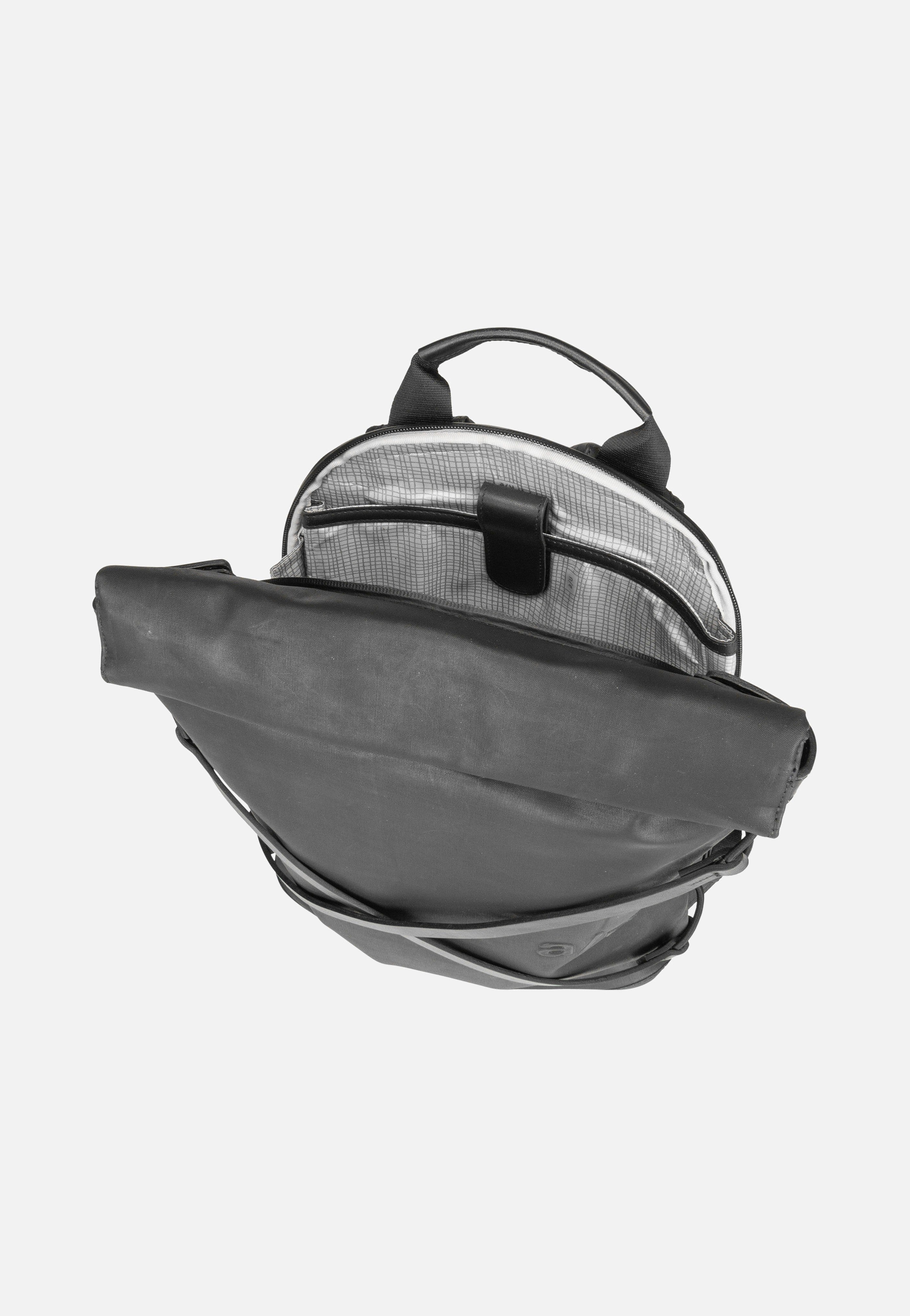 Yokohama Black - Rolltop Rucksack