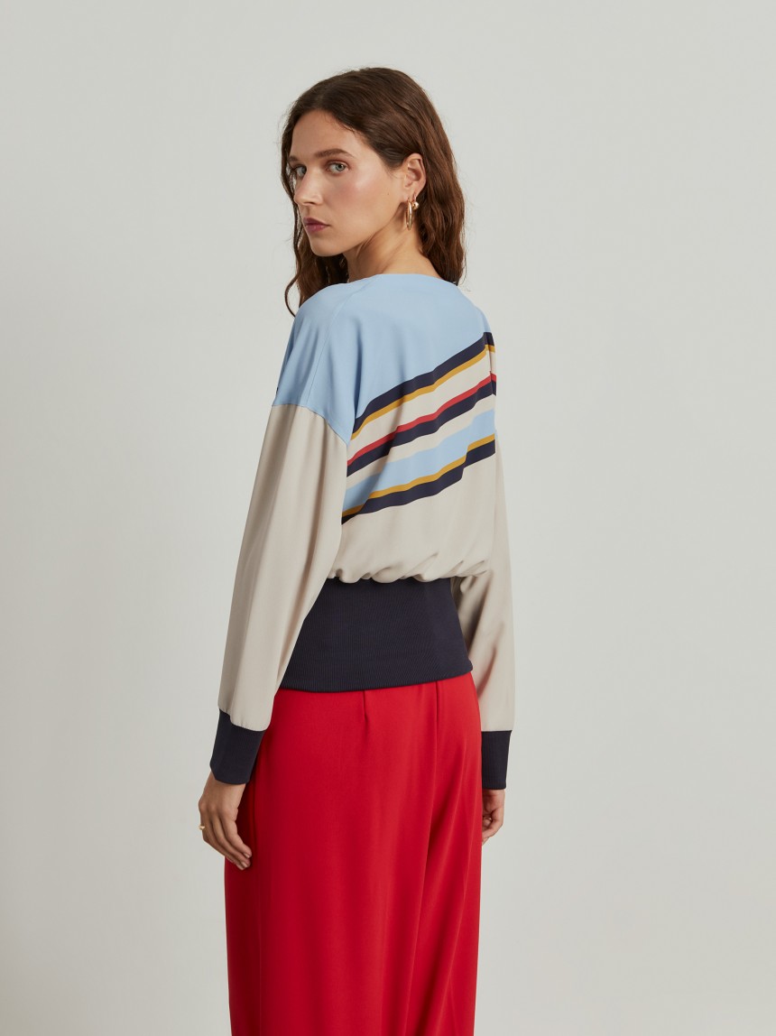 Blusa às riscas com drapeado