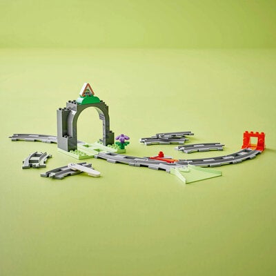LEGO DUPLO Town 10425 Utvidelsessett med togtunnel og skinner