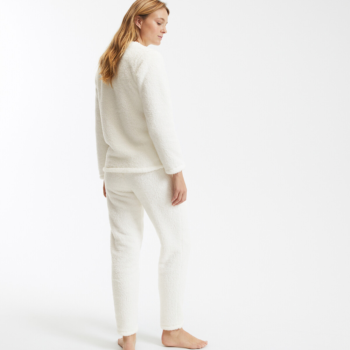 ANNE WEYBURN<br>Pijama em malha de lã com bordado de folhas