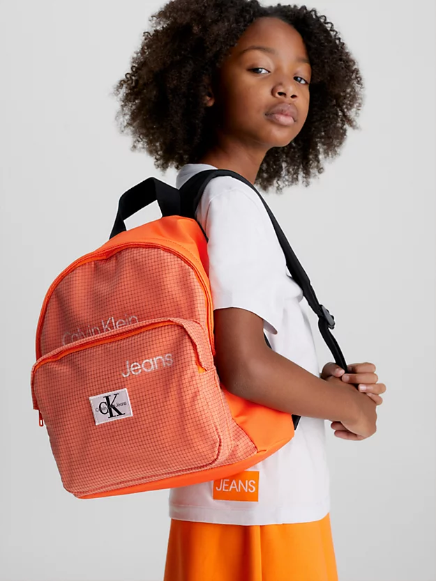 Mochila infantil feita de poliéster reciclado