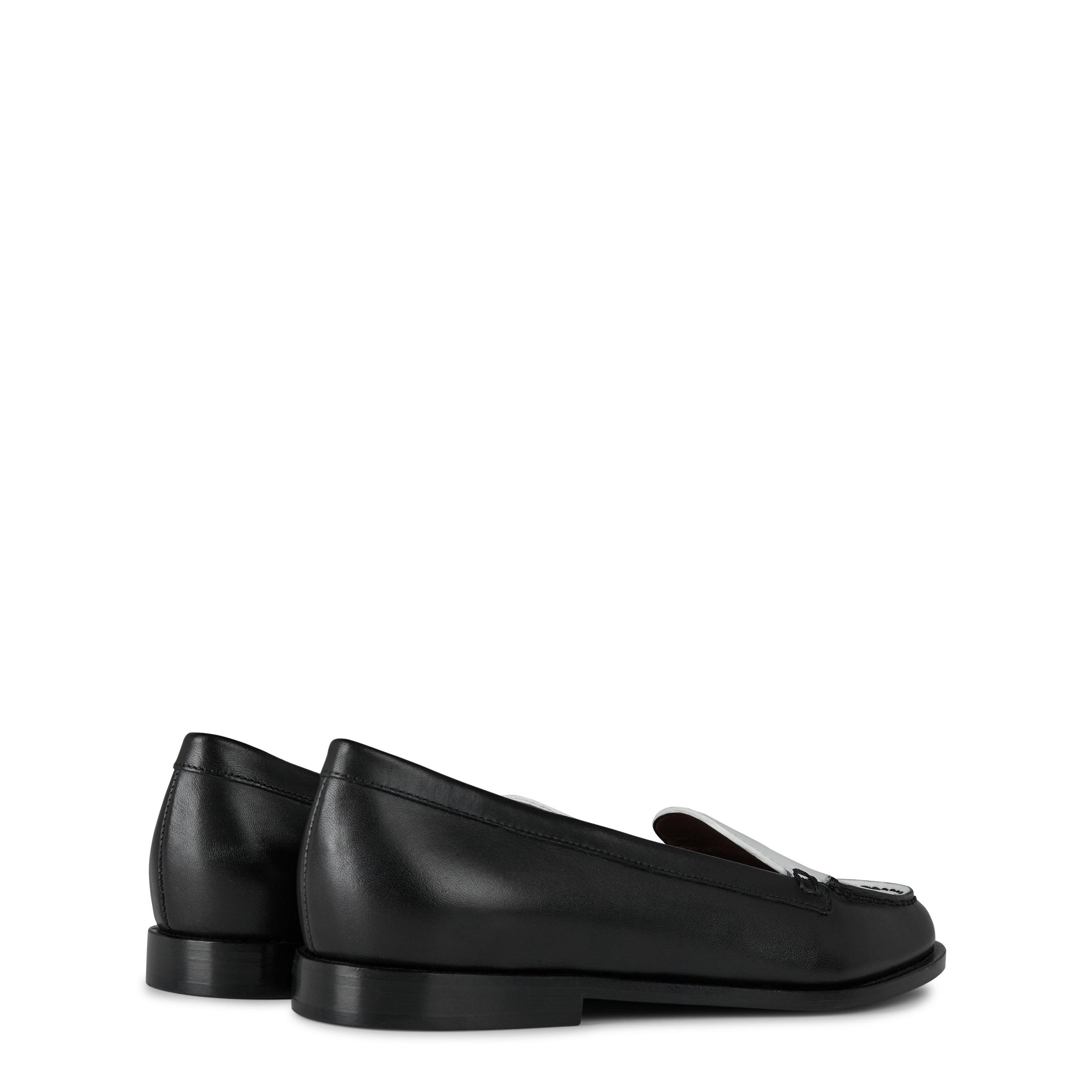 Emporio Armani # Emporio Mocas Ld99