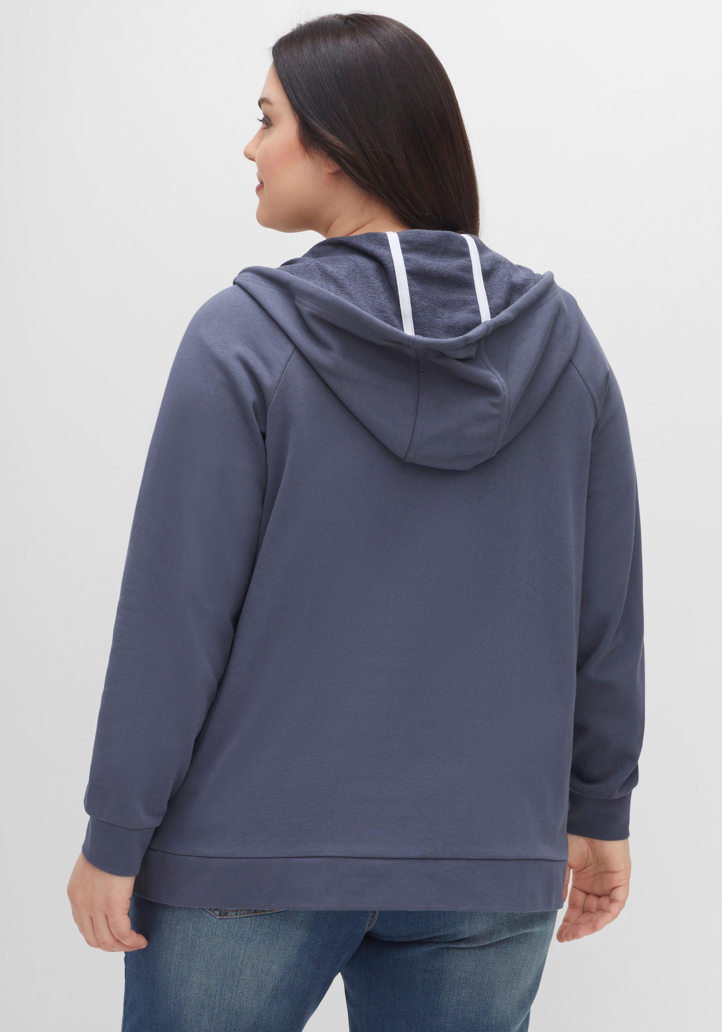 Sweatjacke mit Kapuze und kleinem Brust-Print