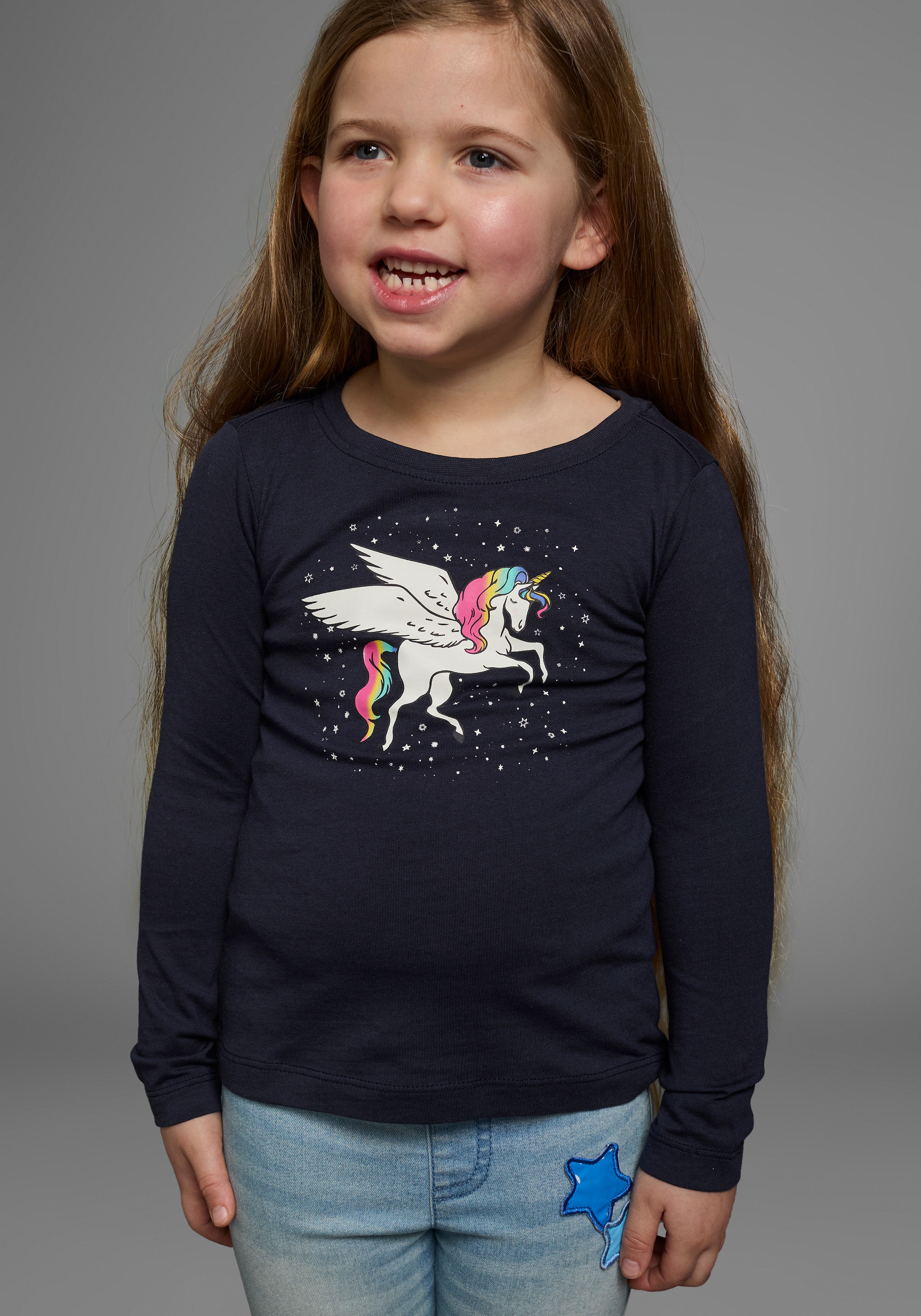 KIDSWORLD Langarmshirt »mit süssem Einhorn Druck«, langärmlig,  hüftlange Passform,  stylischer Druck