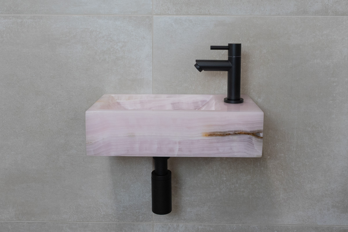 Saniclear Pink Onyx fonteinset met rechte kraan in mat zwart