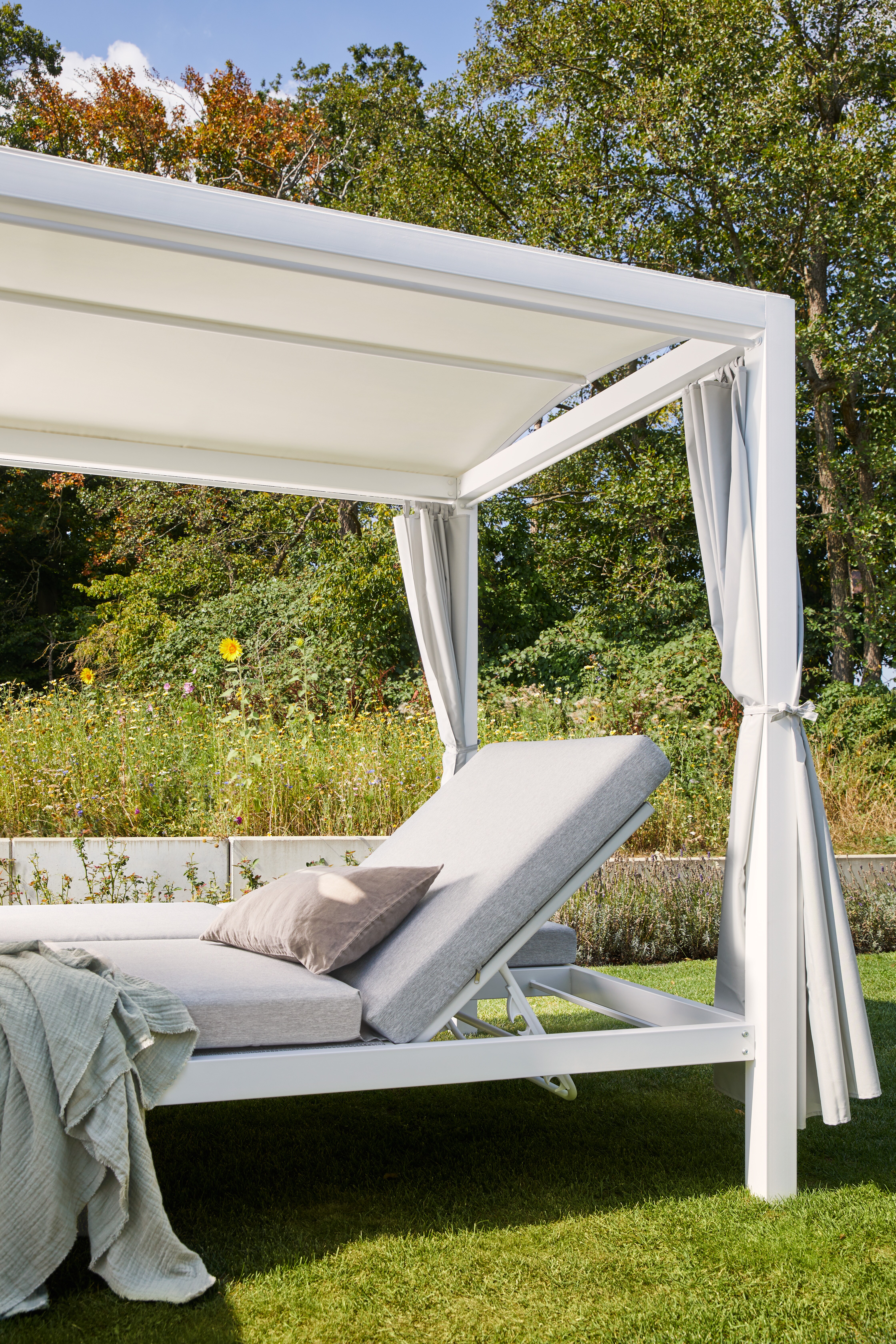 Home Deluxe Sonnenliege LYON - mit Abdeckung