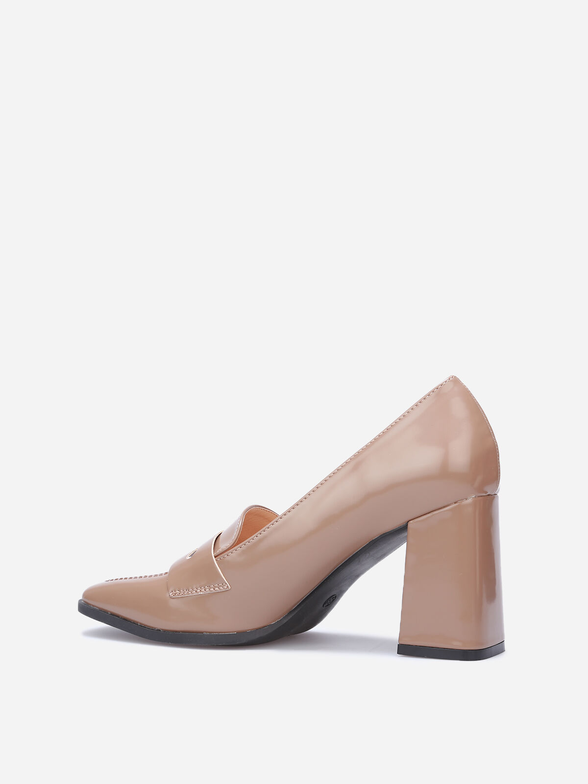 Mocassins vernis à talon et surpiqûres- Taupe