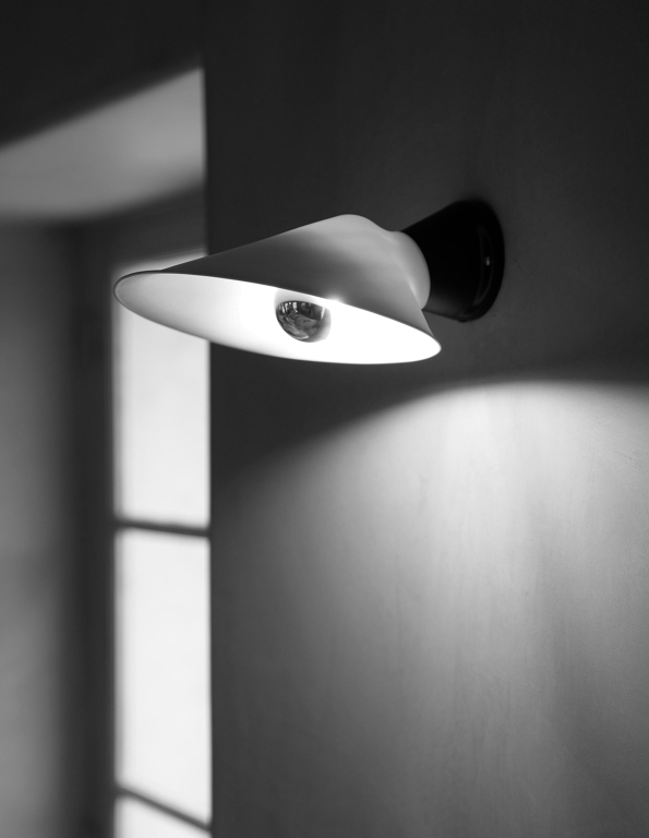 DCW éditions Plume wandlamp polycarbonate