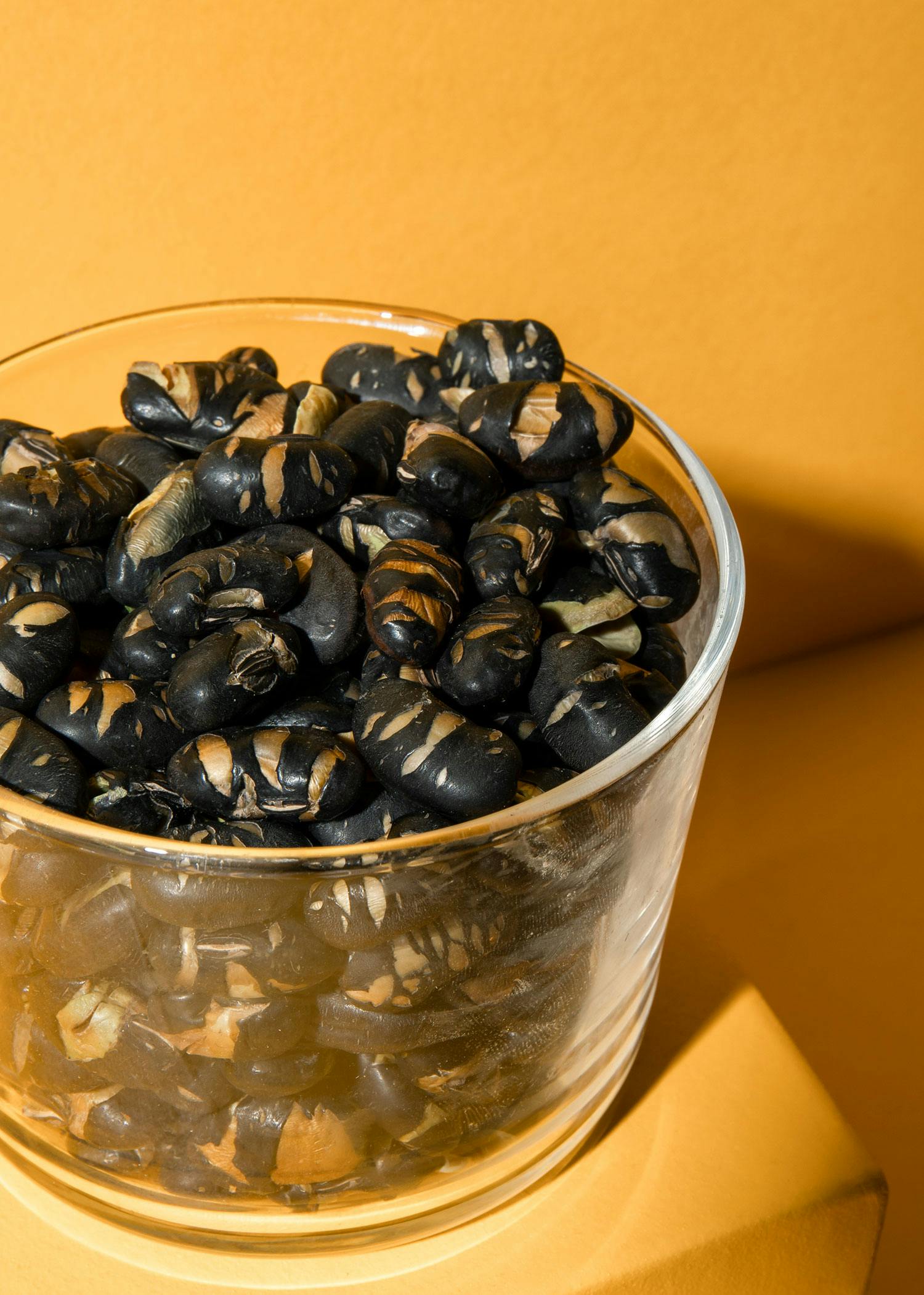 Geröstete und gesalzene schwarze Sojabohnen 750 g
