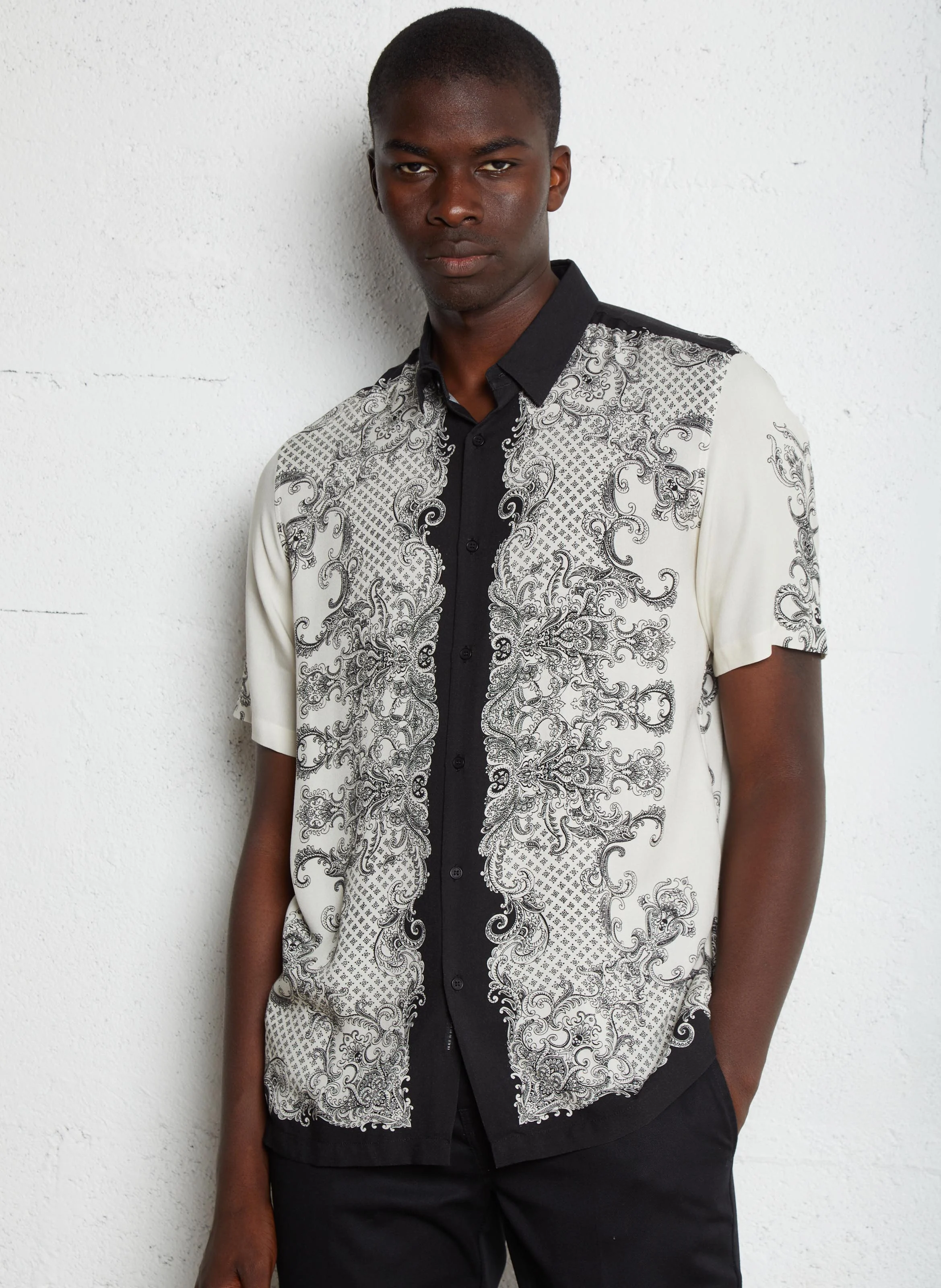 Chemise col classique imprimée| Noir