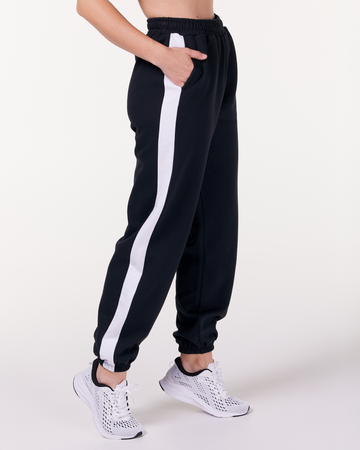 LEVITY Division Sweatpants Black