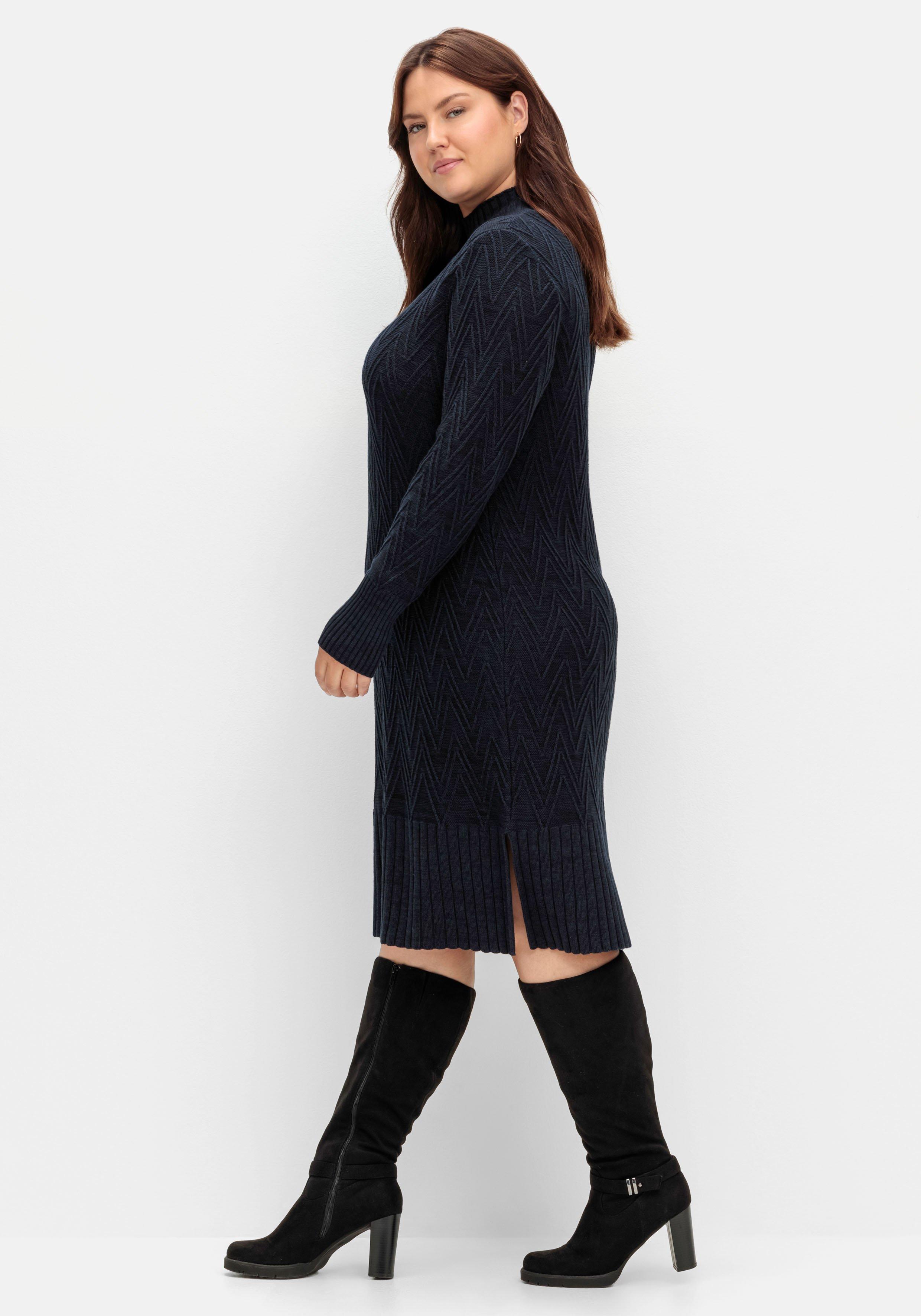 Strickkleid im Zickzack-Ajourmuster