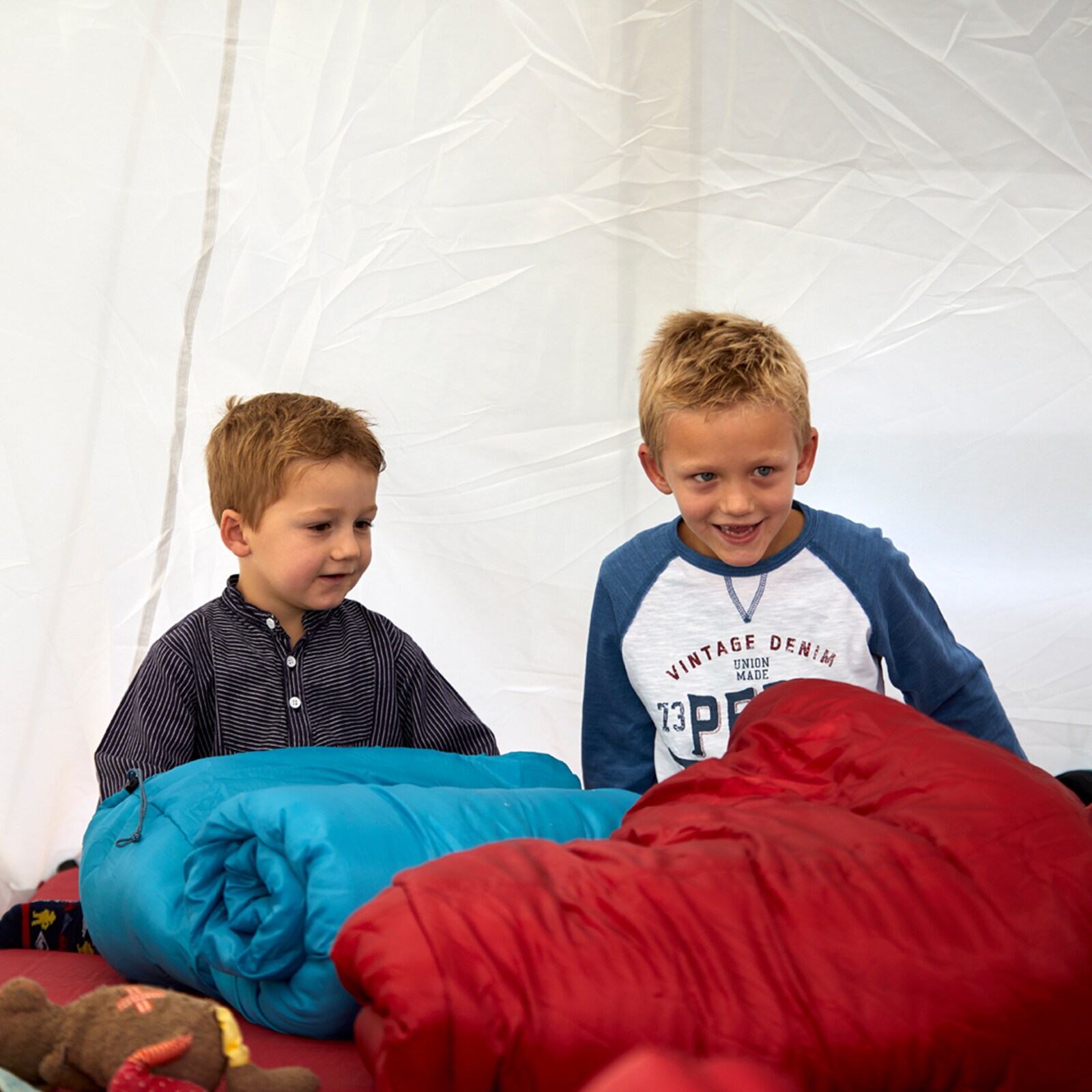 GRAND CANYON Kinderschlafsack Fairbanks 150 Kids Mumien Jugend Schlafsack +2°C Farbe: Red Dahlia