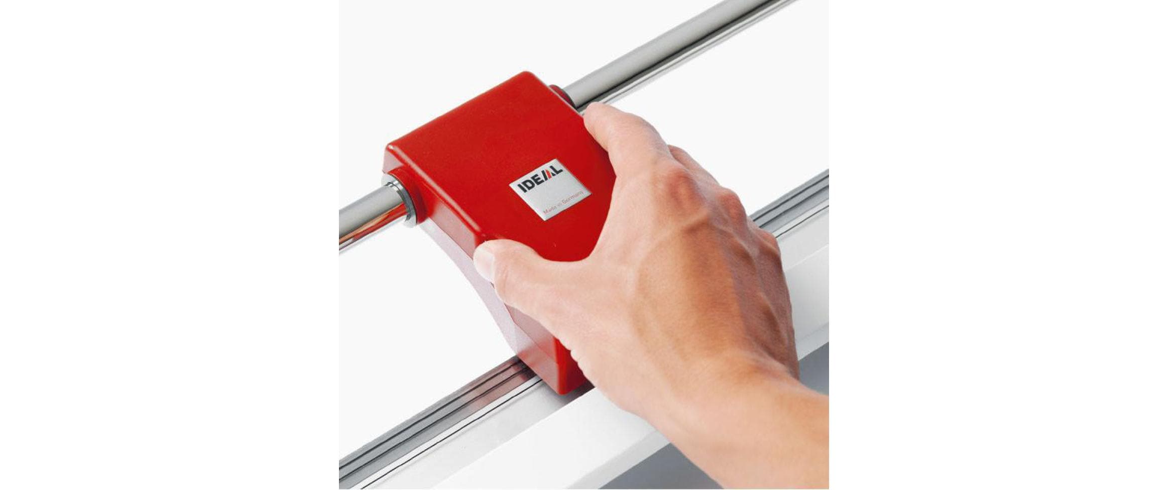 Rollenschneidegerät 0105 Schnittbreite 105 cm, 8 Blatt<br>Manueller Rollenschneider für präzise Schnitte im Büro