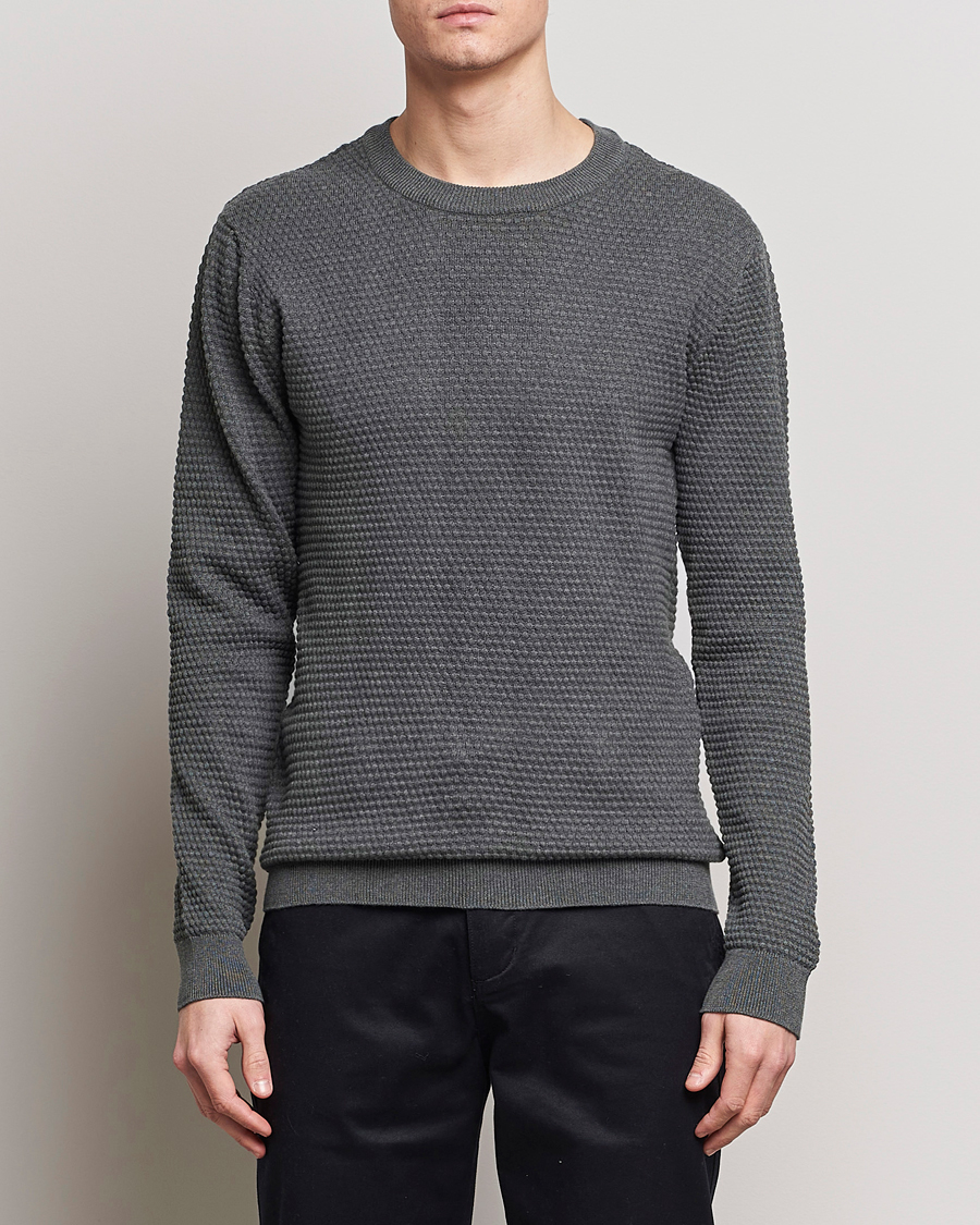 KnowledgeCotton Apparel Vagn Bubble Knit Cotton Crew Neck Dark Grey Melange