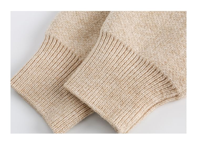 Shineon Studio - V-hals vest met geborduurde beer en zakdetail
