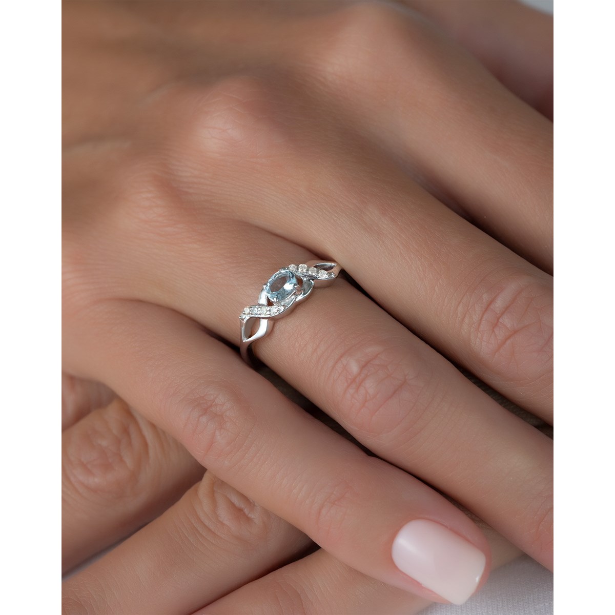 Bague ADEN Or 585 Blanc Aigue-Marine et diamants 2.684grs