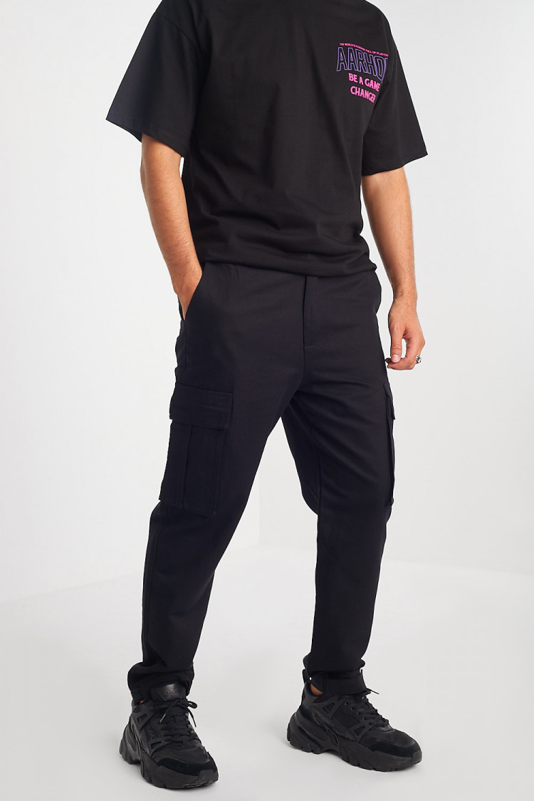 Pantalon noir en toile à poches cargos