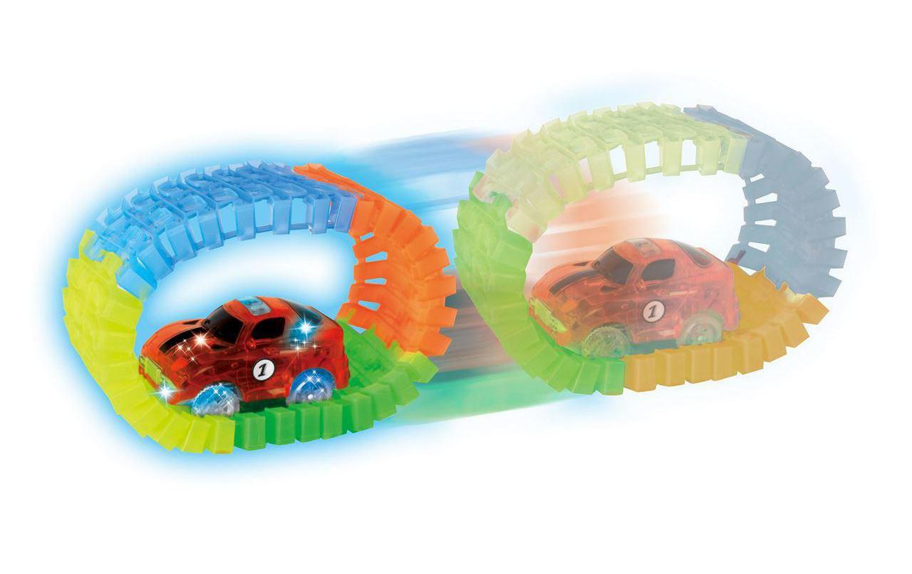 Magic Traxx Bahn Mega Set mit BrückeSchienenset mit Brücke und zwei Rennwagen