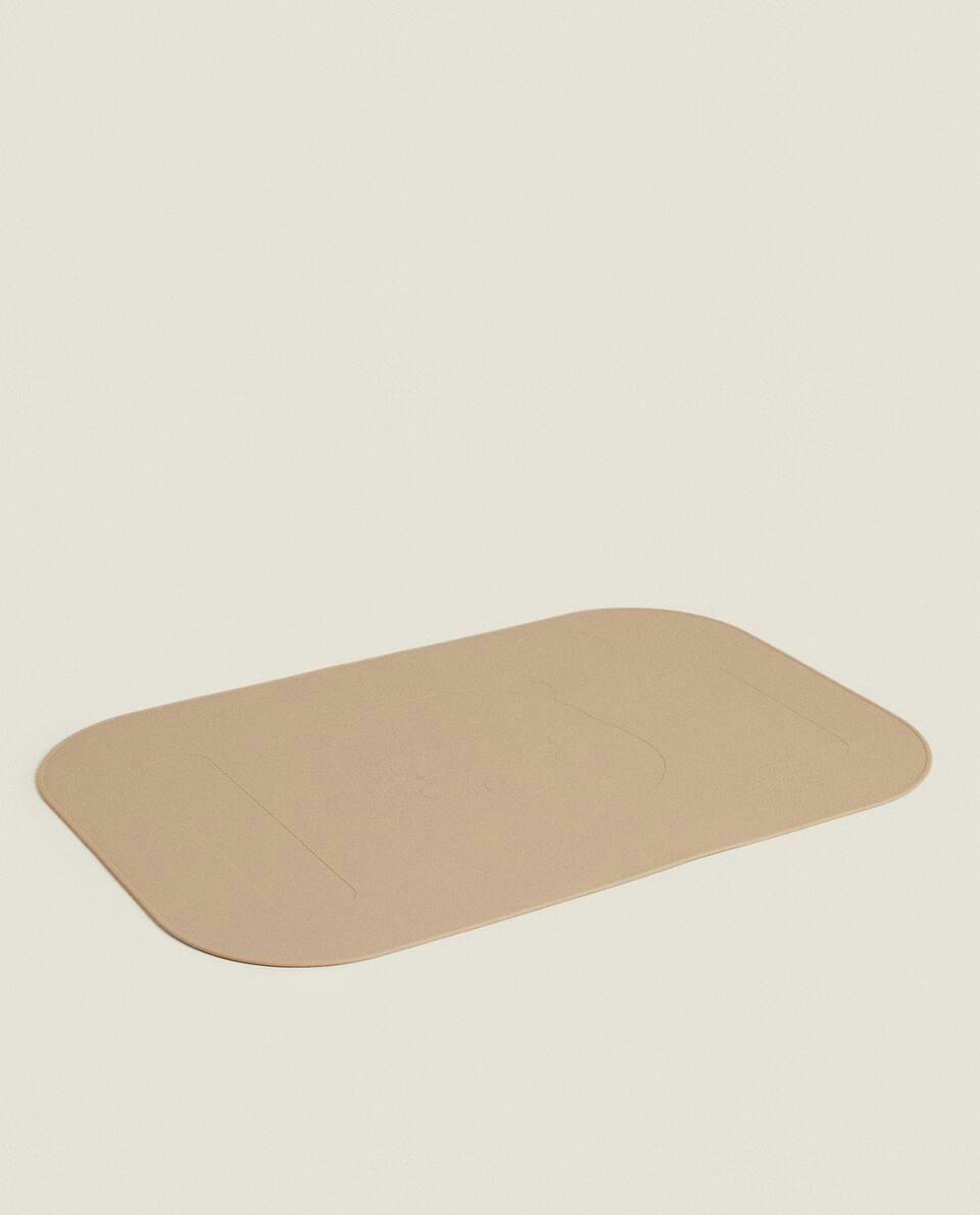 Utensílios de mesa infantis em silicone com formato de urso