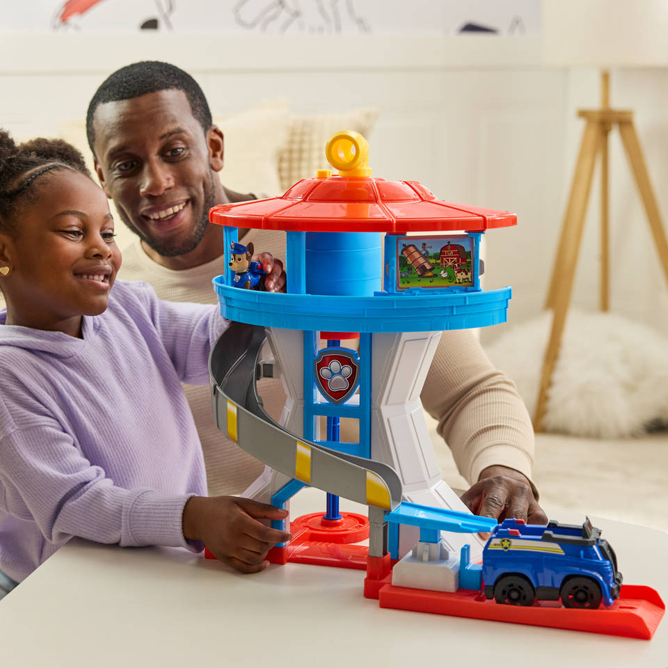 PAW Patrol speelfigurenset uitkijktoren met 2 Chase-figuren en auto