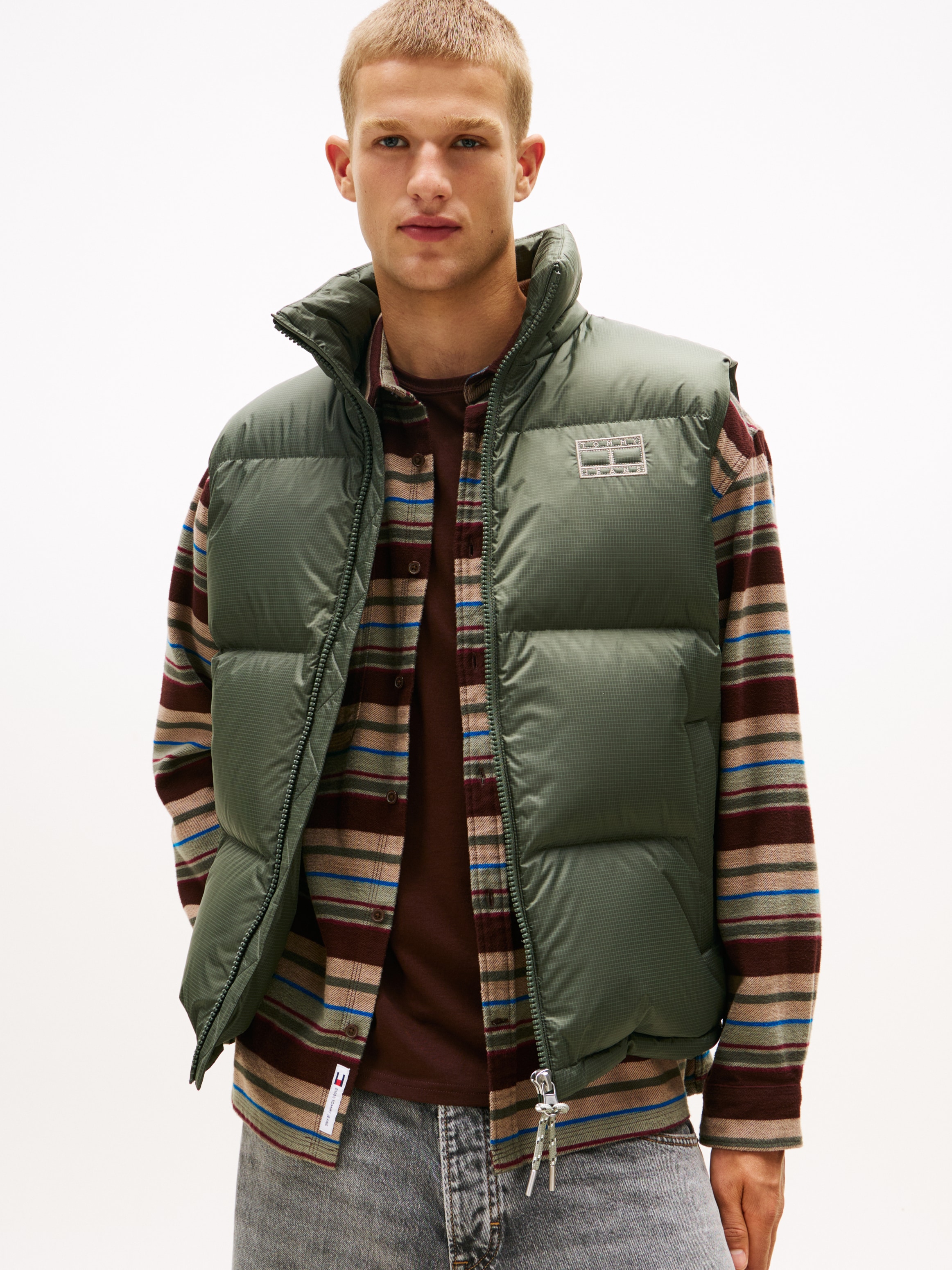 Tommy Jeans Steppweste »ALASKA DOWN VEST«, Regular fit mit abnehmbarer Kapuze