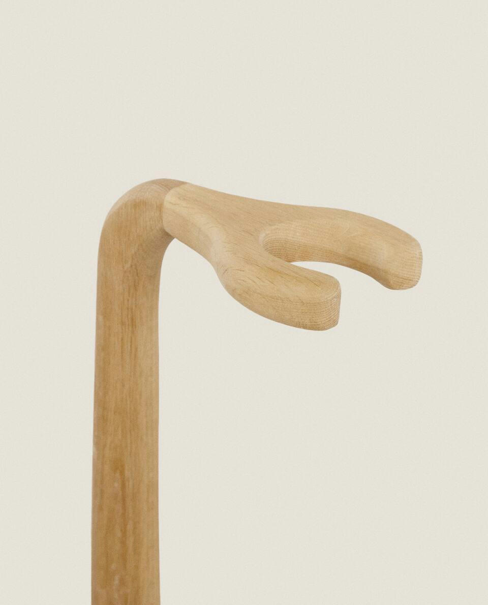 SUPORTE GRANDE PARA GUITARRA EM CARVALHO (1 M)