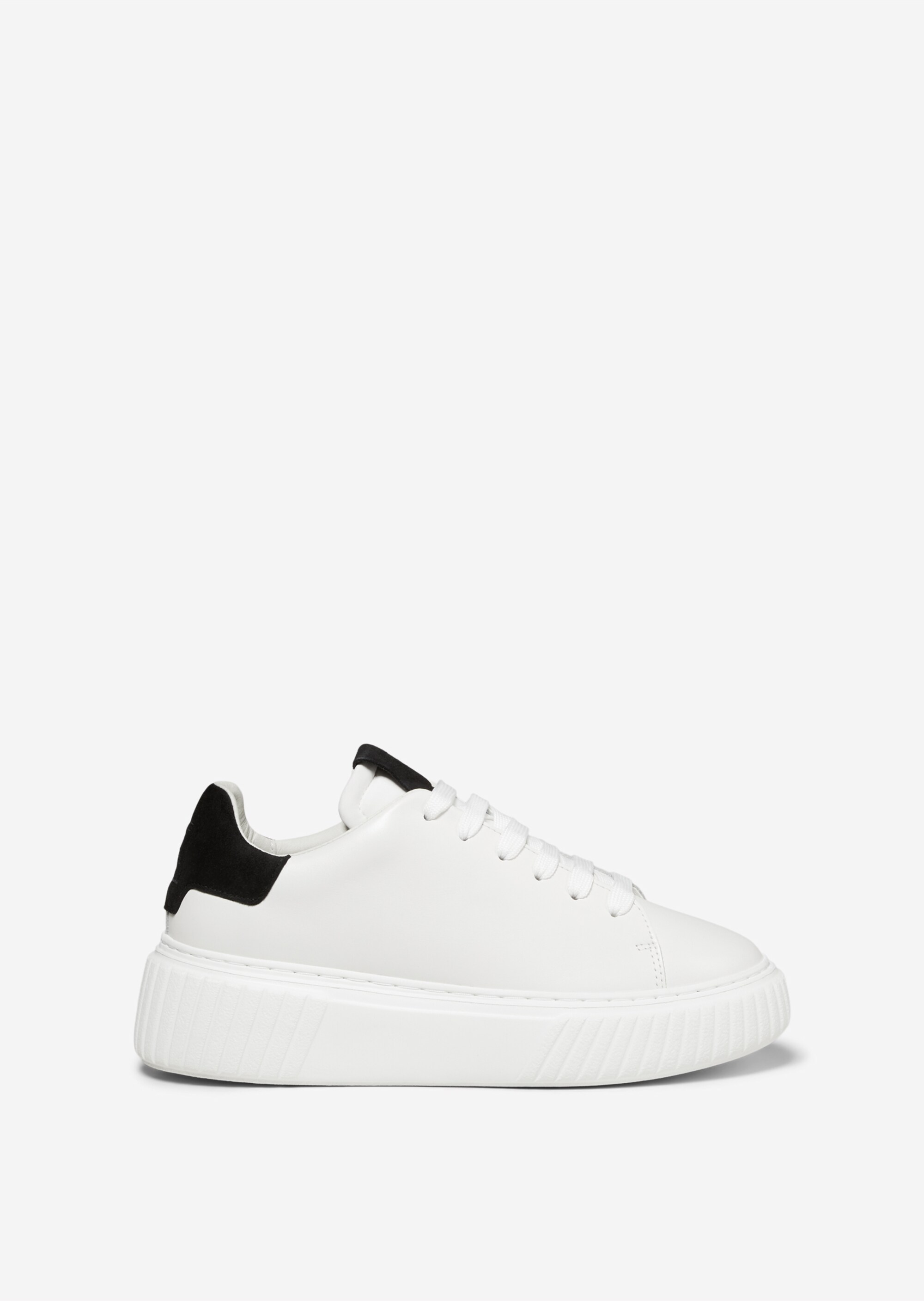 Sneaker aus softem Kalbleder