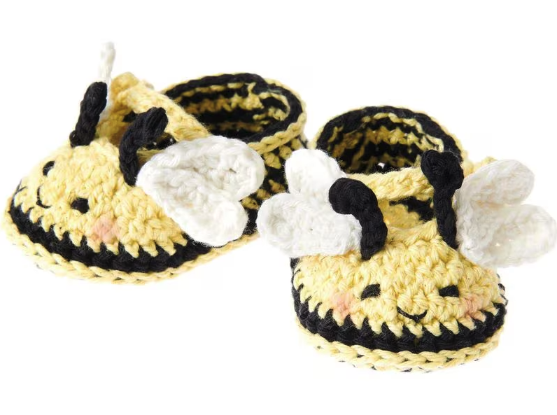 (6-tlg. Set) Ricorumi Twinkly Twinkly Häkelset Strick Garn Wolle DIY Mercerie Zubehör inkl. Nadel (400027.028) - Baby Booties / Biene