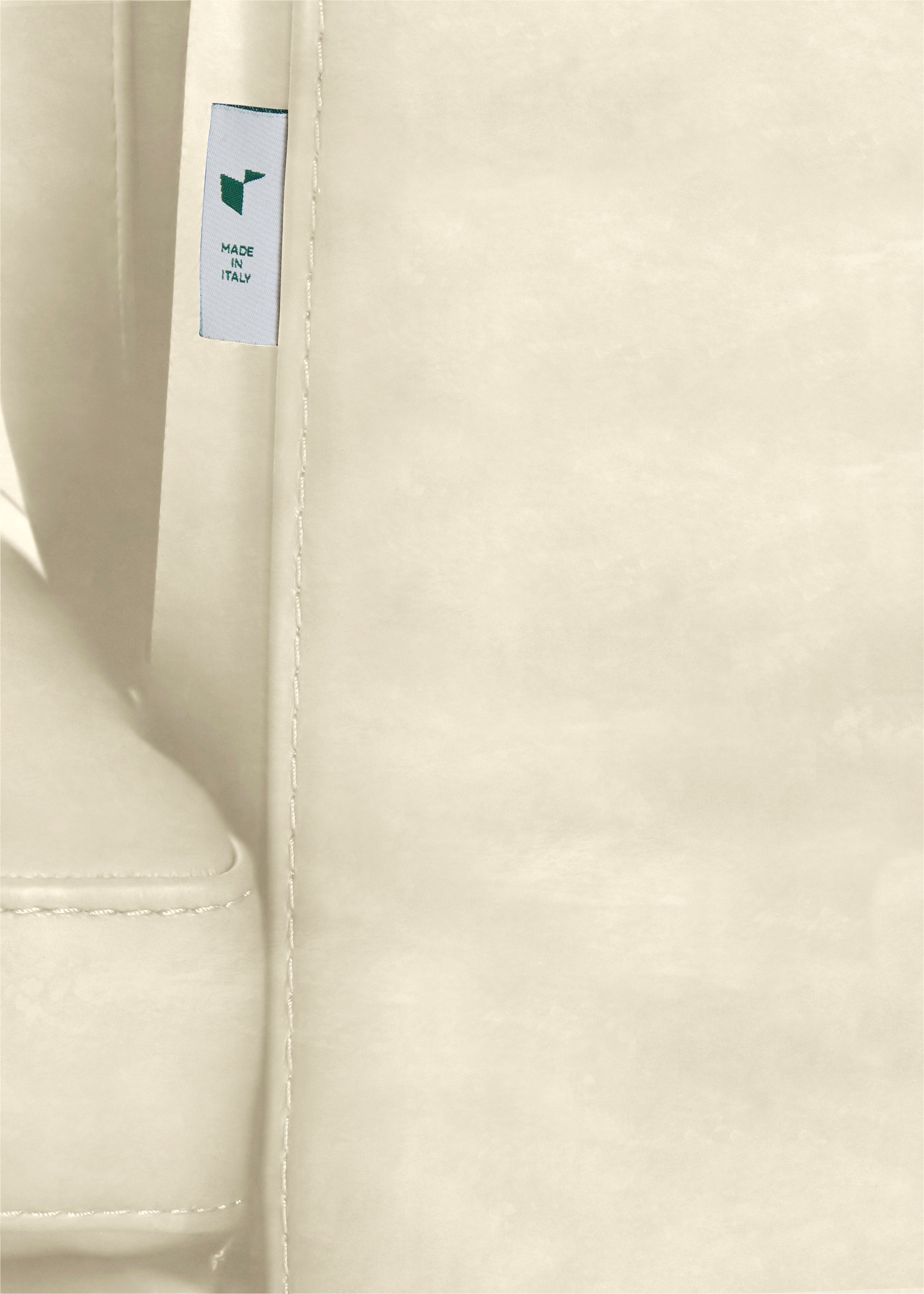 CALIA ITALIA 3-Sitzer »Gaia, Sofa im edlen Design und mit erstklassigem Sitzkomfort« aus pflegeleichtem Luxus-Microfaser Ginevra Hydro Care