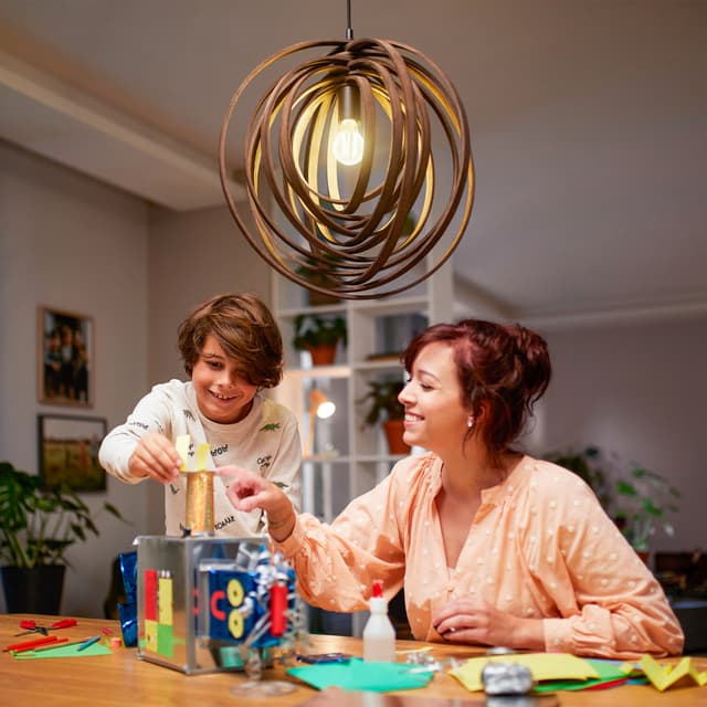 Philips UltraEfficient LED-pære 4W E27