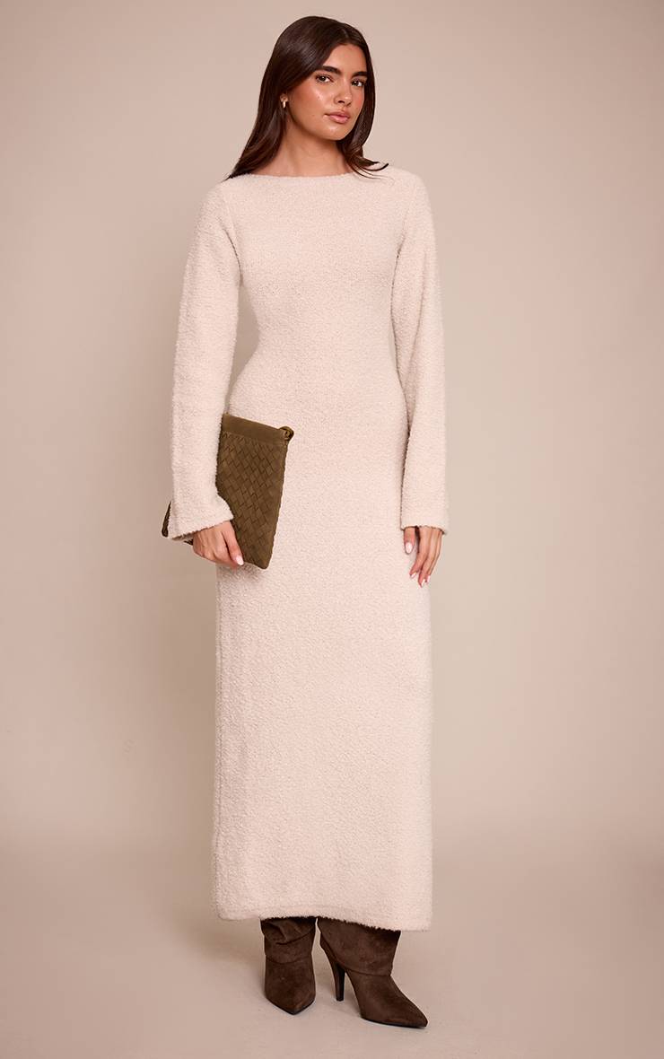 Crème Robe Maxi En Maille À Pompons Tricotée
