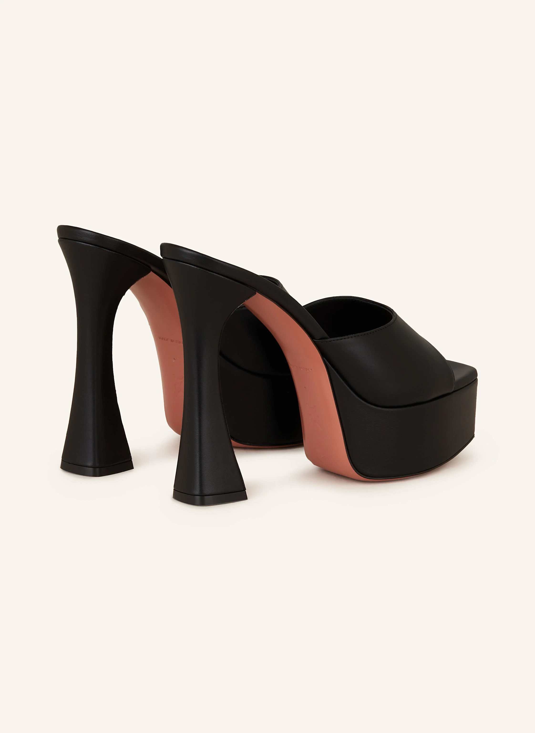 AMINA MUADDI Plateau-Mules DALIDA