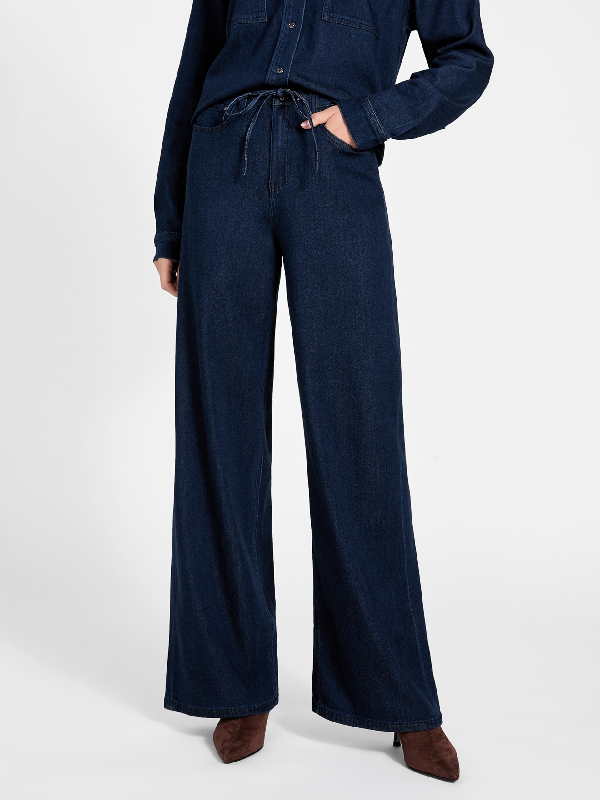 Calça jeans de liocel de perna larga
