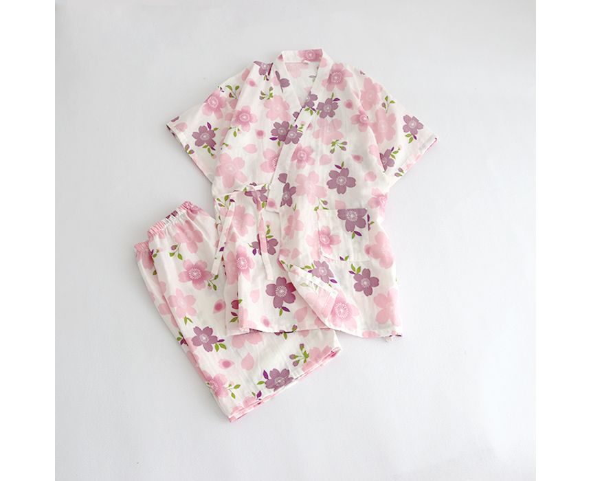 Finlies - Pyjamaset: Kimonotop met elleboogmouwen en print + loungeshorts