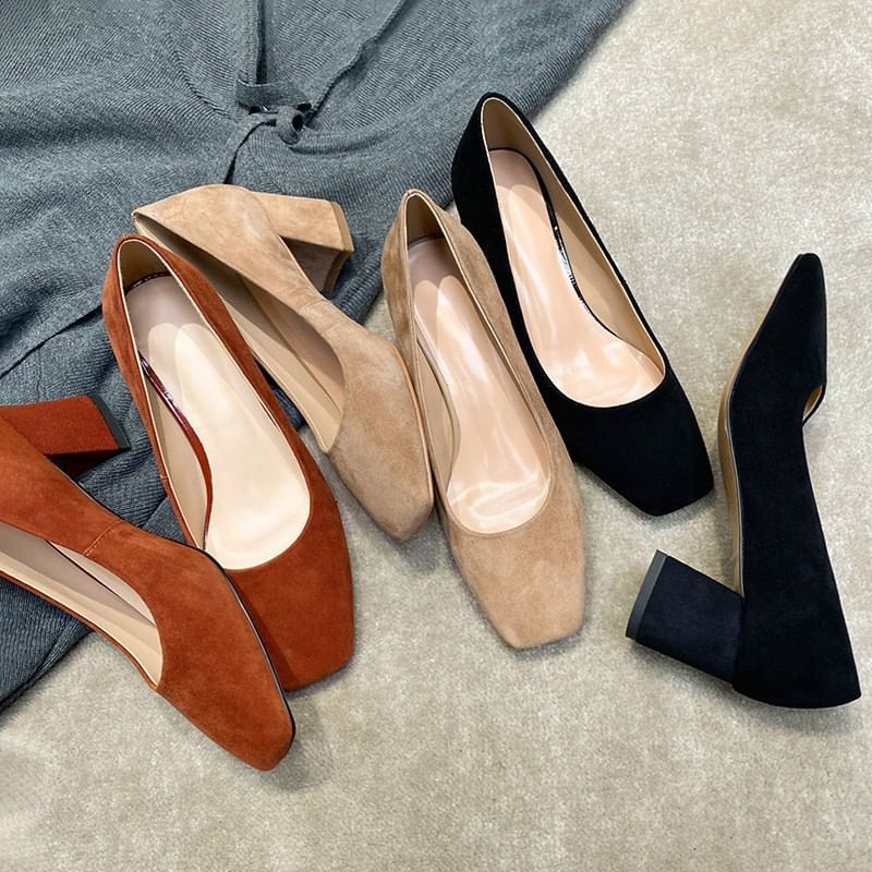 Karlao - Pumps met blokhak en vierkante neus van imitatiesuède