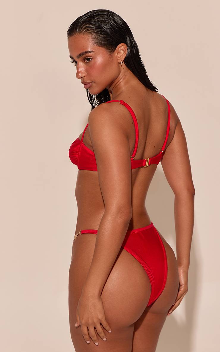 Rouge Haut De Bikini À Armatures Avec Ornement Poisson