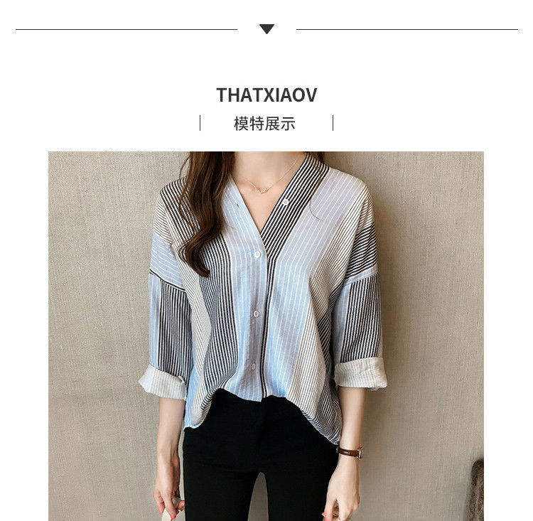 Happo - Gestreepte V-halsblouse