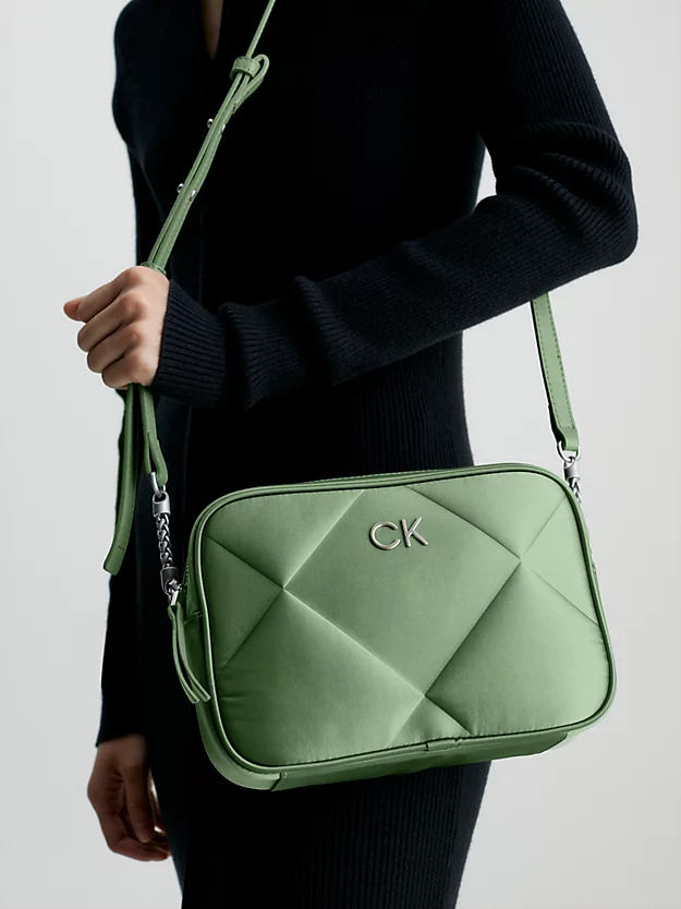Bolsa de ombro acolchoada em cetim