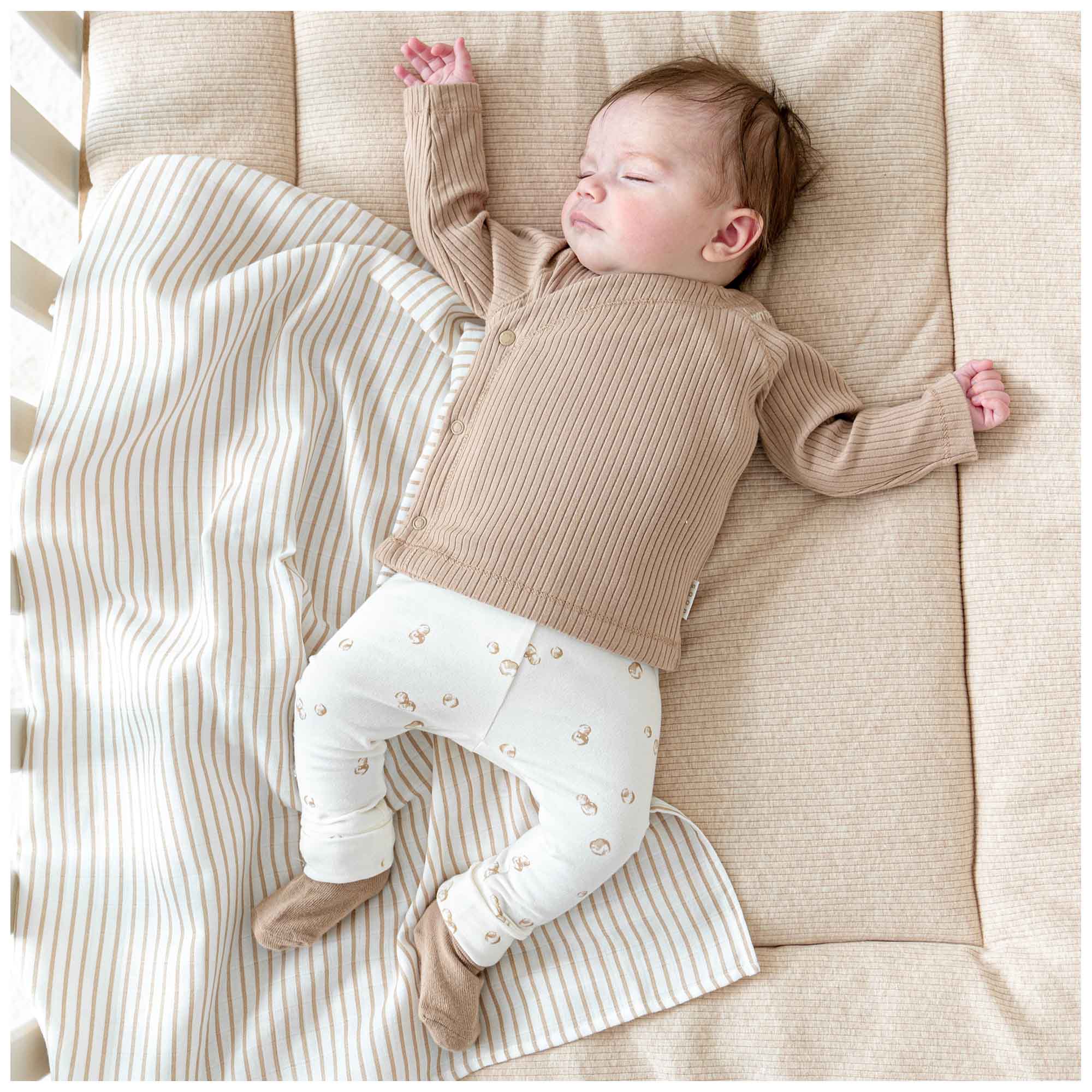 Prénatal newborn broek  all over print beige
