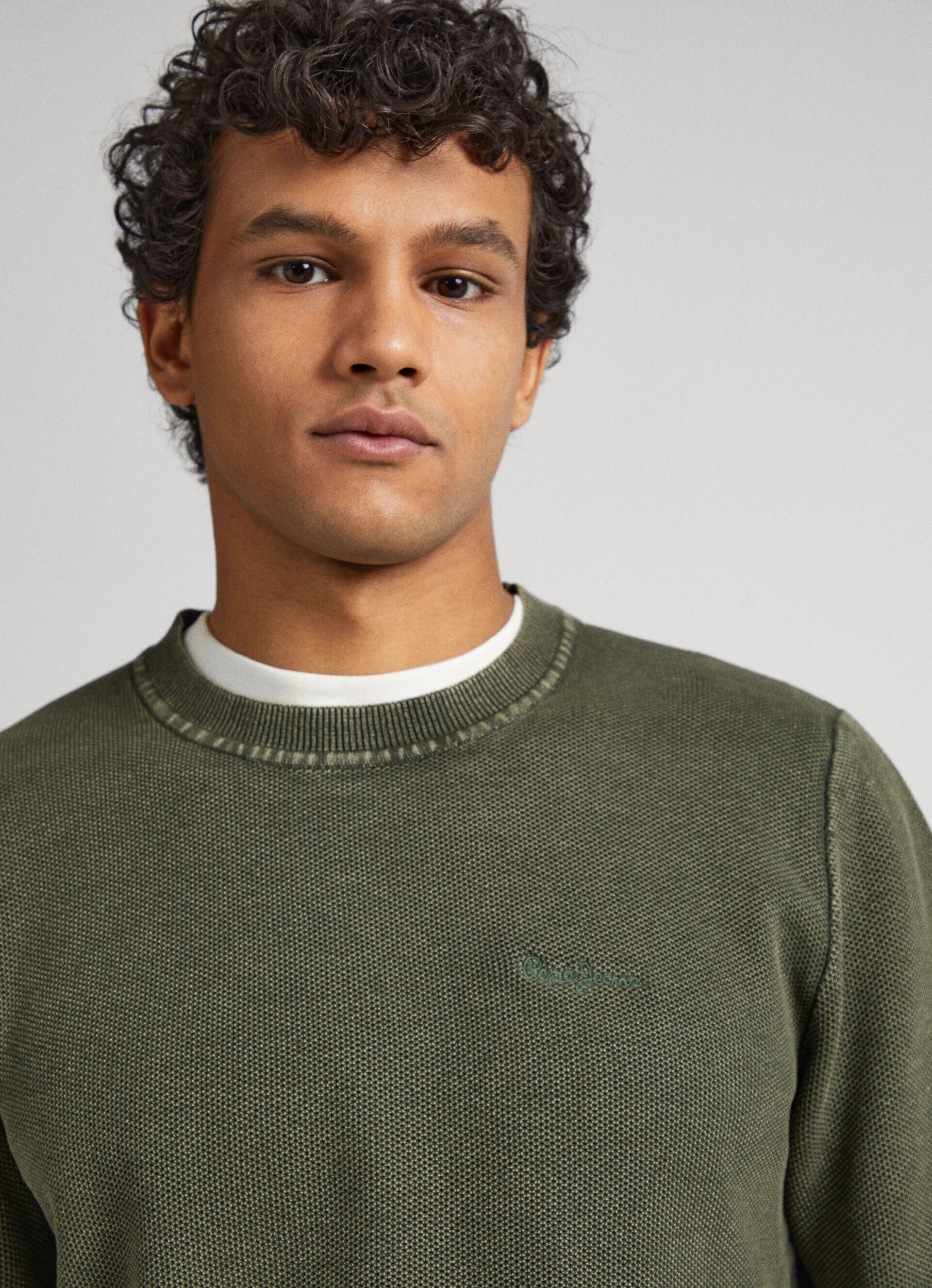 CAMISA COM LOGOTIPO ESTAMPADO - verde-oliva