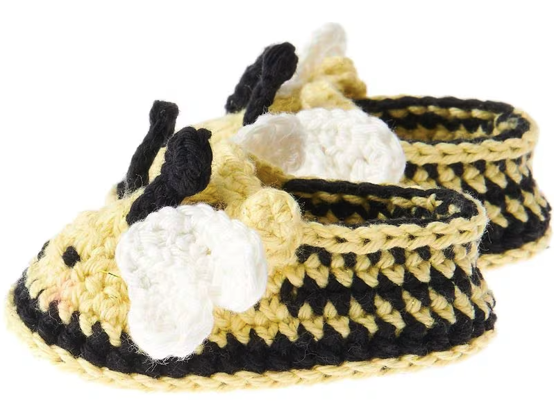 (6-tlg. Set) Ricorumi Twinkly Twinkly Häkelset Strick Garn Wolle DIY Mercerie Zubehör inkl. Nadel (400027.028) - Baby Booties / Biene
