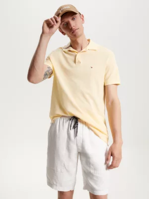 Polo de corte regular com gola exclusiva