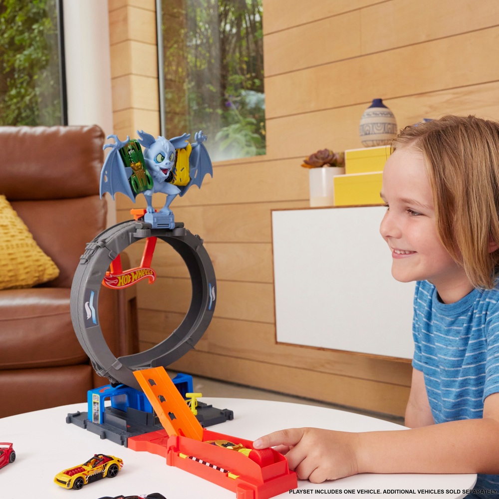 Hot Wheels City Bat Loop Attack Set