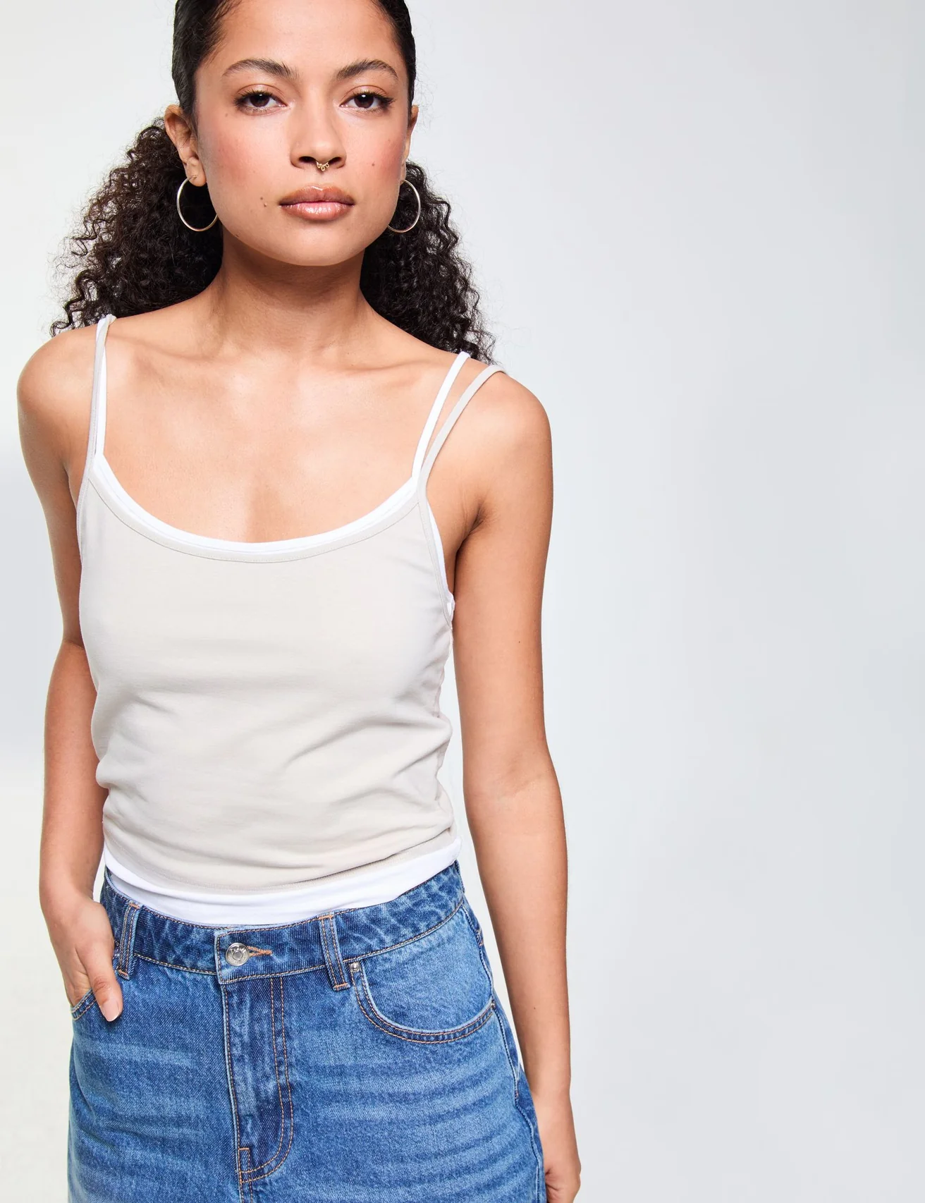 t-shirt court superposé beige