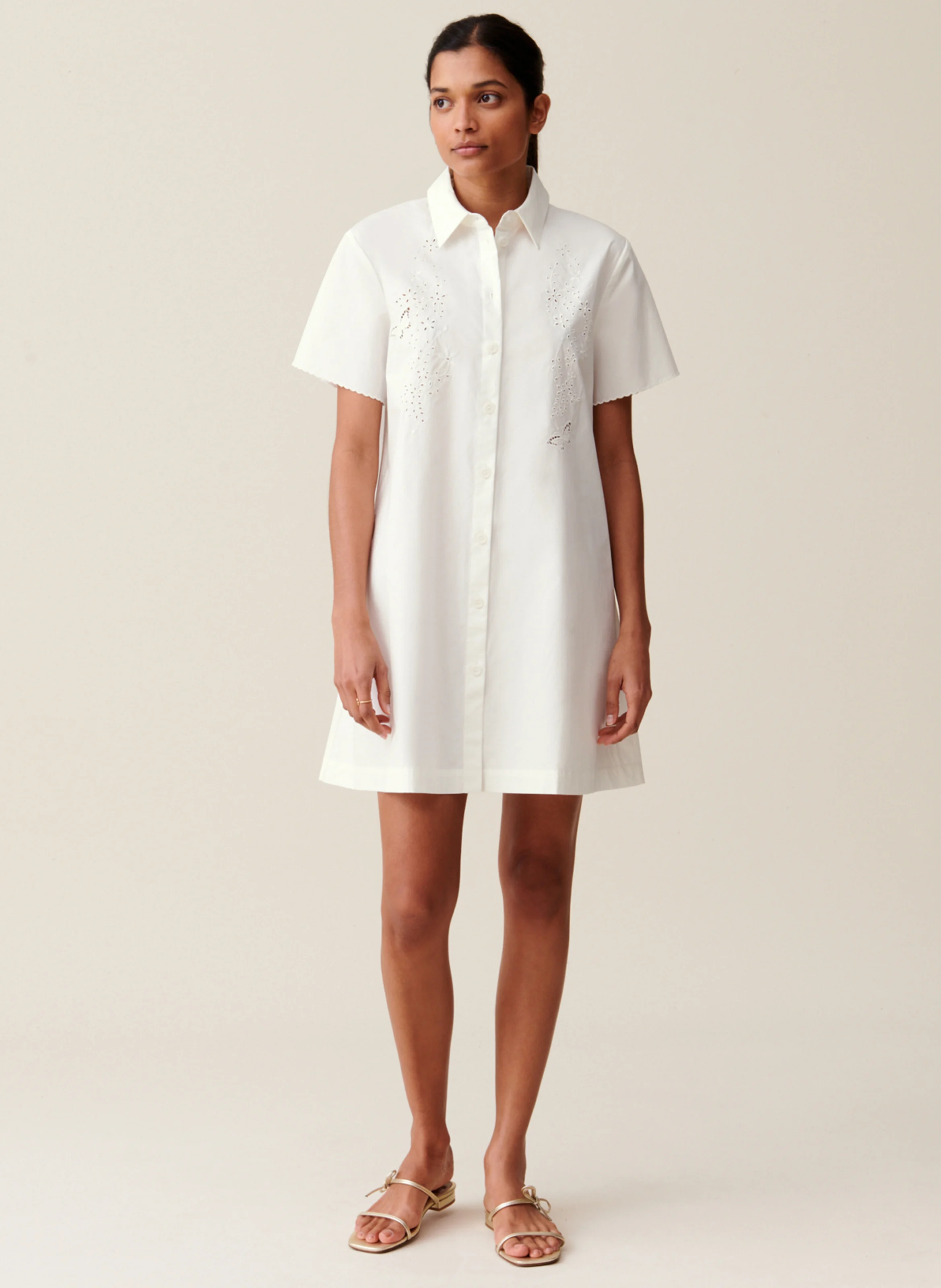 Robe chemise brodée en coton | Blanc